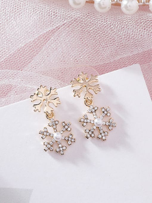 Main plan section Alloy With Imitation Gold Plated Simplistic Snowflake  Drop Earrings