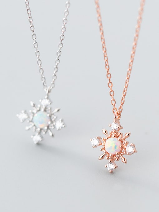 Rosh Christmas jewelry:Sterling silver zricon snowflake synthetic opal necklace 0