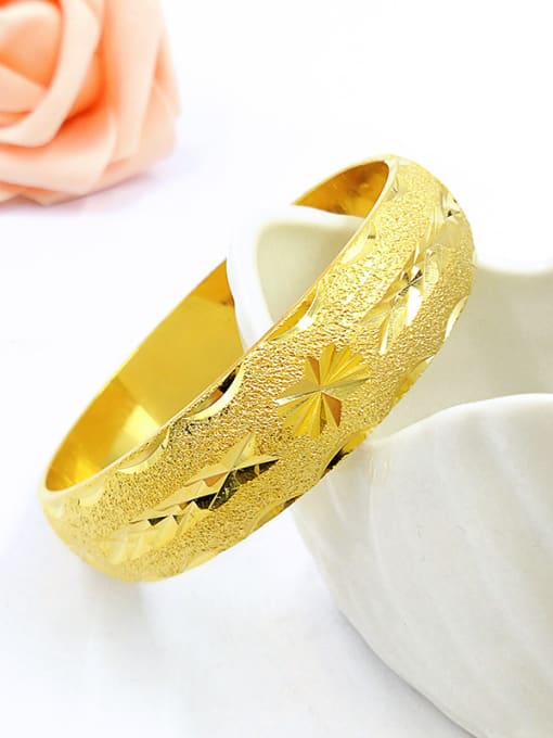 A Gold Plated Women Geometric Shaped Bangle