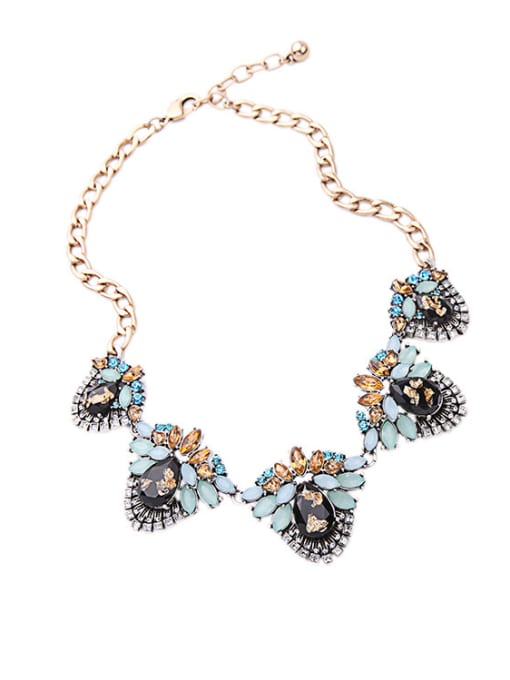 KM Luxury Flower Shaped Alloy Necklace 3