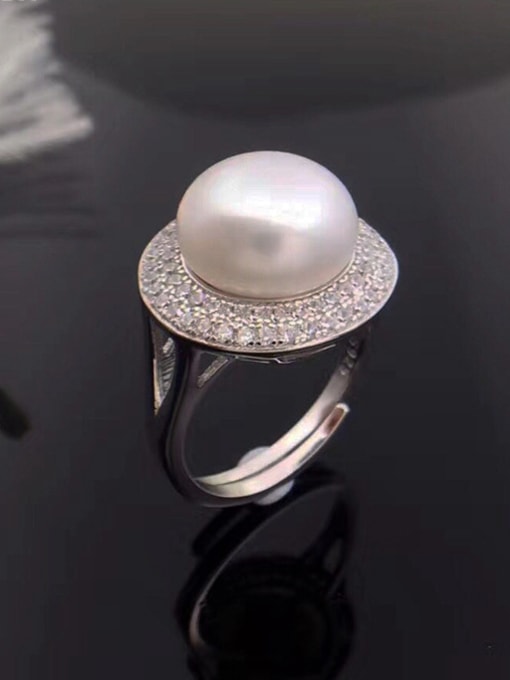 EVITA PERONI Fashion Freshwater Pearl Round Ring 1