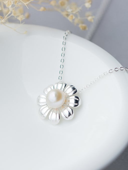 Rosh Exquisite Flower Shaped Artificial Pearl S925 Silver Pendant 0