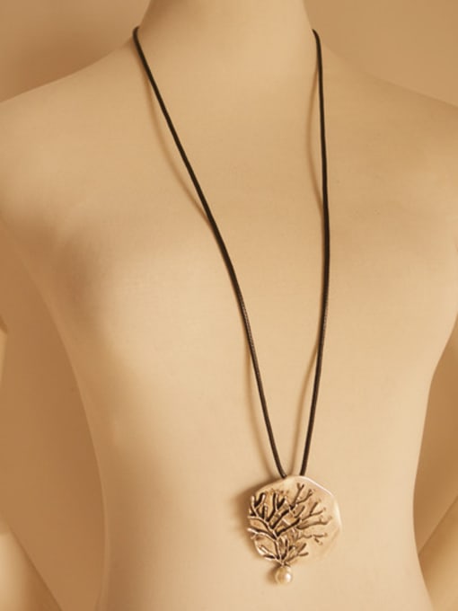 Dandelion Women Geometric Shaped Pearl Necklace 2