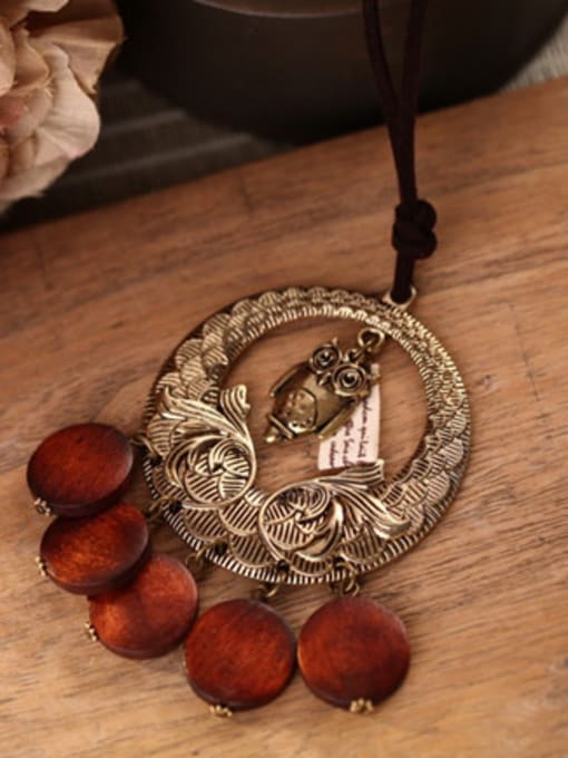 Dandelion Women Owl Shaped Wooden Necklace 0