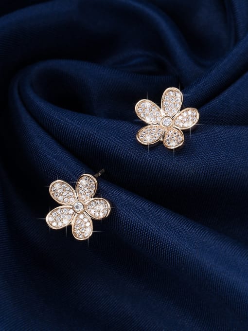 Mo Hai Copper With Platinum Plated Cute Flower Stud Earrings 1
