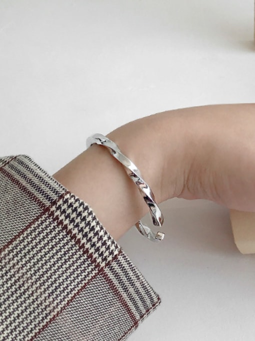 DAKA 925 Sterling Silver With Platinum Plated Simplistic Twist Opening Bangles 2