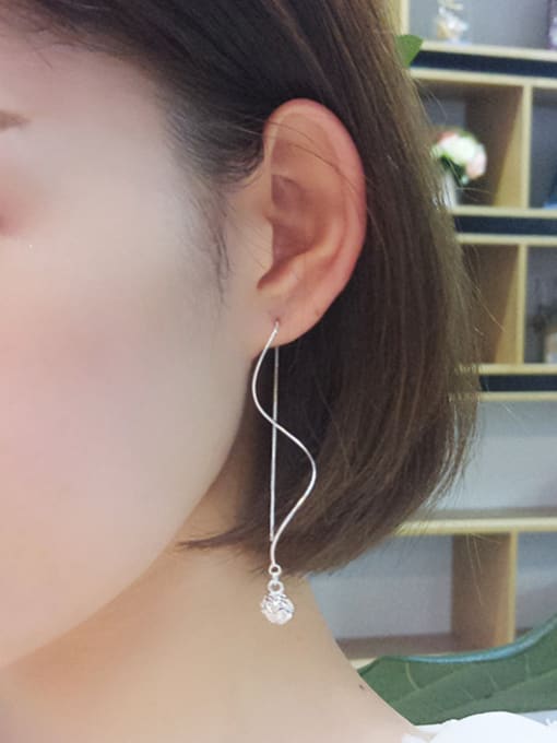 Peng Yuan Fashion Hollow Bead Wave Line Earrings 1
