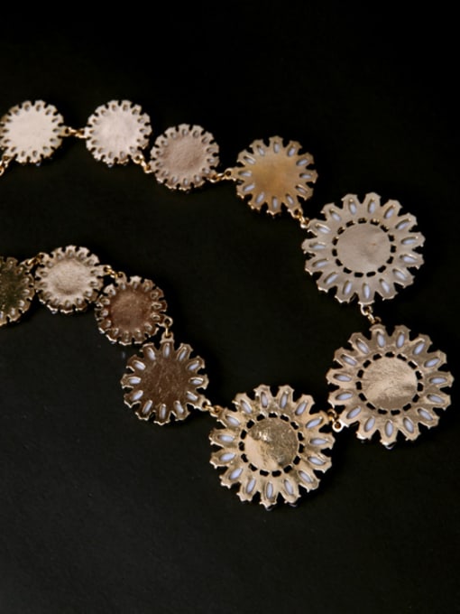 KM Alloy Gemstones Sun Flowers -Shaped Necklace 3