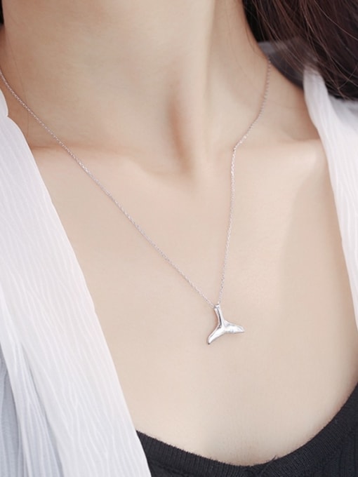 Peng Yuan Simple Mermaid Tail Silver Necklace 1