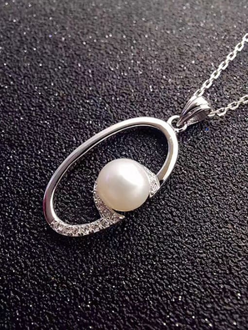 EVITA PERONI Simple Freshwater Pearl Hollow Oval Necklace 1