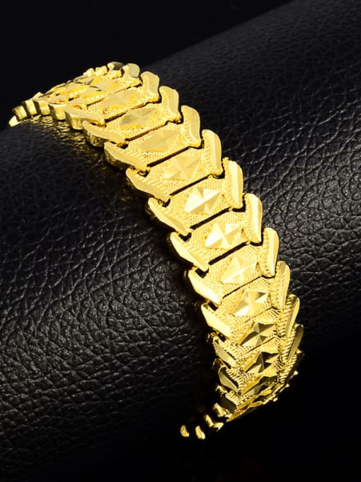Yi Heng Da Luxury 24K Gold Plated Geometric Shaped Copper Bracelet 2
