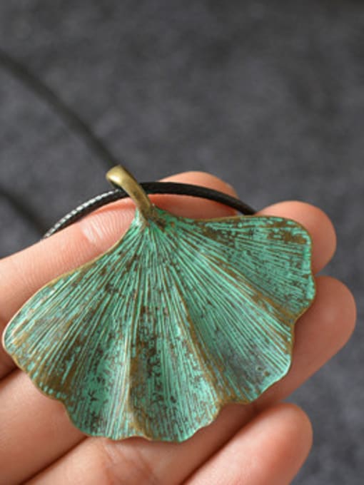 Dandelion Women Green Leaf Shaped Necklace 1