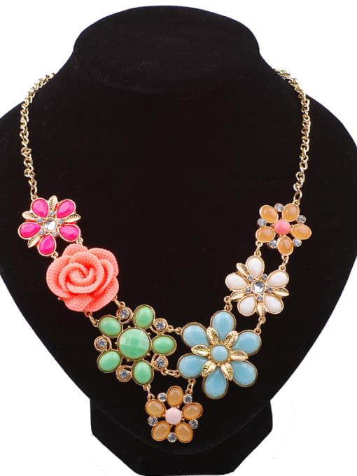 multi-color Fashion Resin-covered Flowers Gold Plated Alloy Necklace