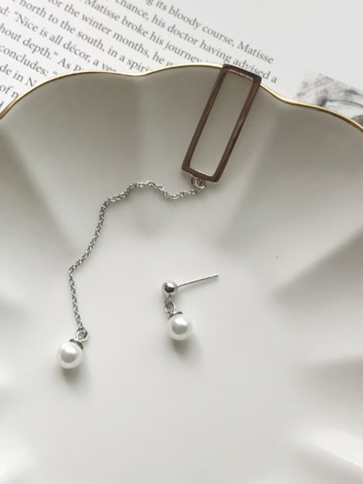 Boomer Cat Sterling silver minimalist asymmetrical synthetic pearl earrings