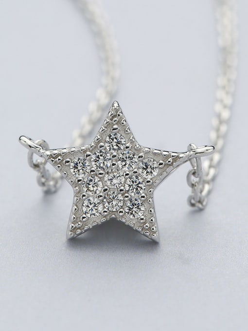 White 2018 five-point star Necklace