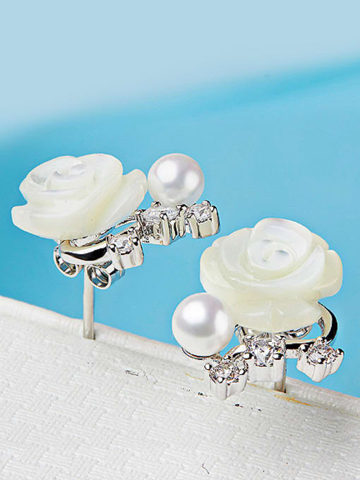 CEIDAI Elegant Shell White Flower Artificial Pearl Zirconias Copper Stud Earrings 1