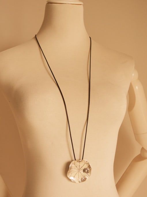 Dandelion Vintage Women Lotus Leaf Shaped Necklace 2