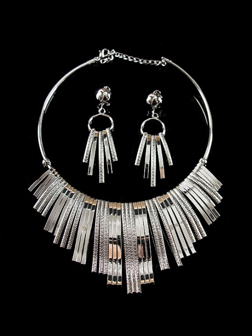 Lan Fu Exaggerated Tassels Two Pieces Jewelry Set 1