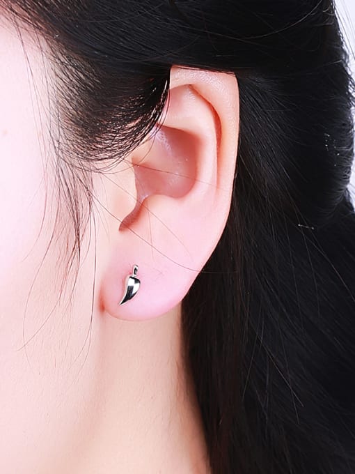 One Silver 925 Silver Capsaicin Shaped stud Earring 1