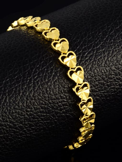 Yi Heng Da Temperament Heart Shaped 24K Gold Plated Copper Bracelet 2