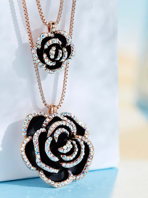 Rose Gold Rose Shaped Sweater Necklace