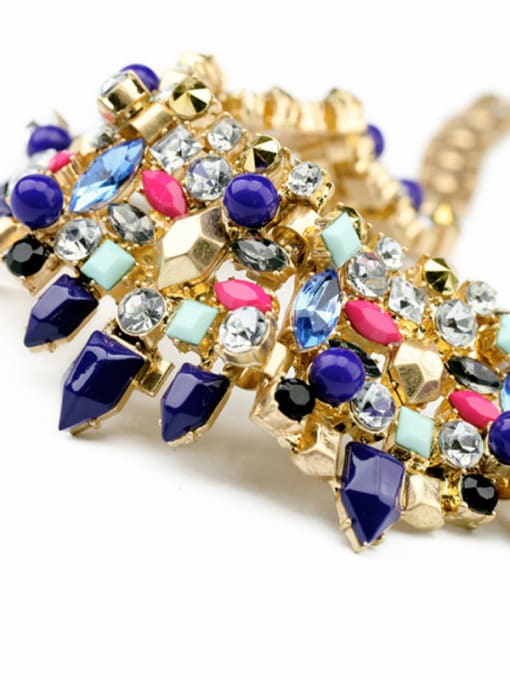 KM Fashion Colorful Rhinestones Rivet Alloy Necklace 1
