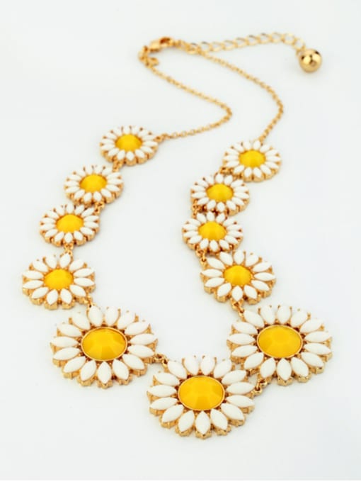 KM Alloy Gemstones Sun Flowers -Shaped Necklace 1