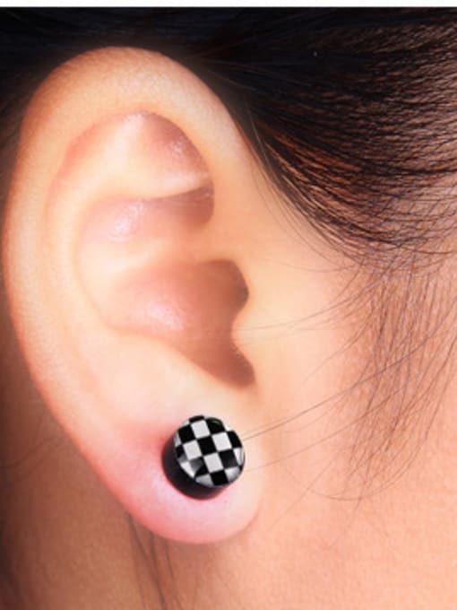 lattice Stainless Steel With Black Gun Plated Personality Round Stud Earrings
