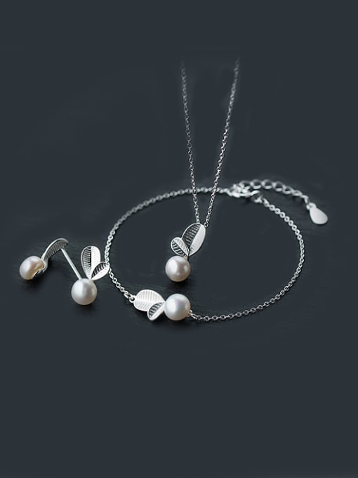 Rosh S925 Silver leaves with Natural Freshwater Pearls Set