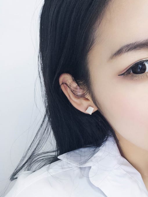 OUXI Simple Female Titanium 18K Rose Gold  Shell Square drop earring 1