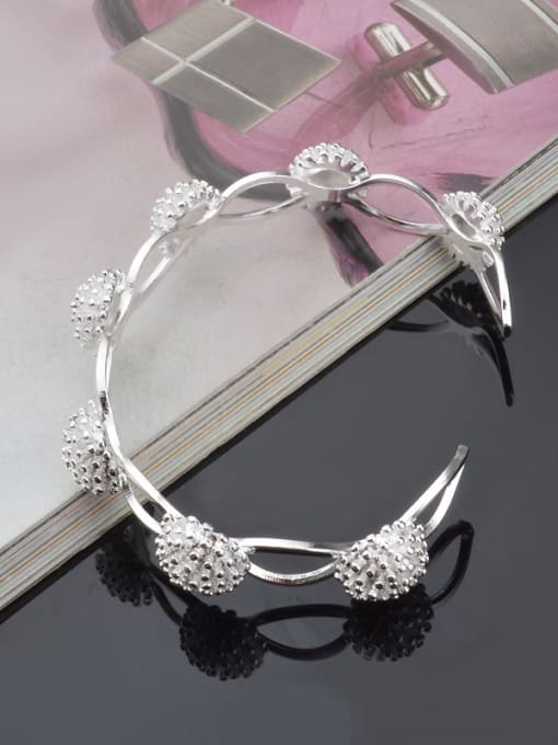 Ya Heng Fashion Flowery Silver Plated Copper Bracelet 2