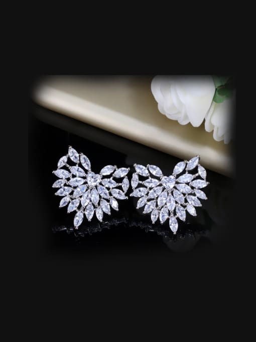 L.WIN AAA Zircons Love Stud Cluster earring 0