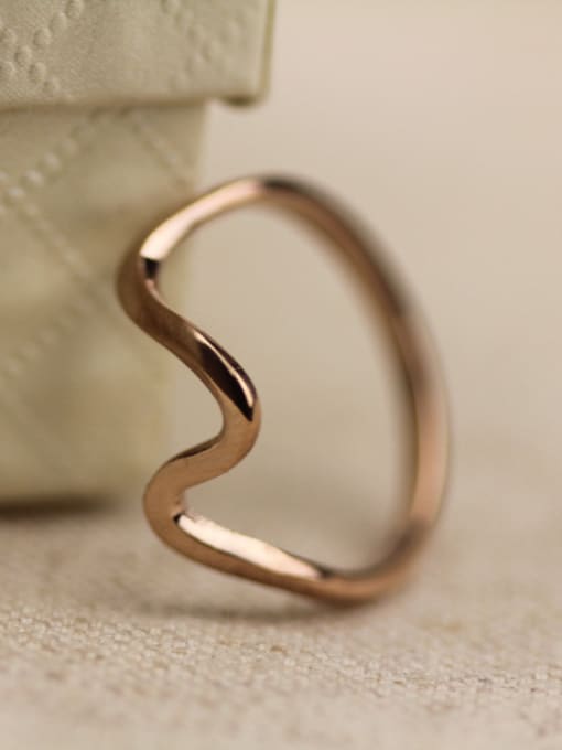 GROSE Twisted Lines Wavy Light Ring 1