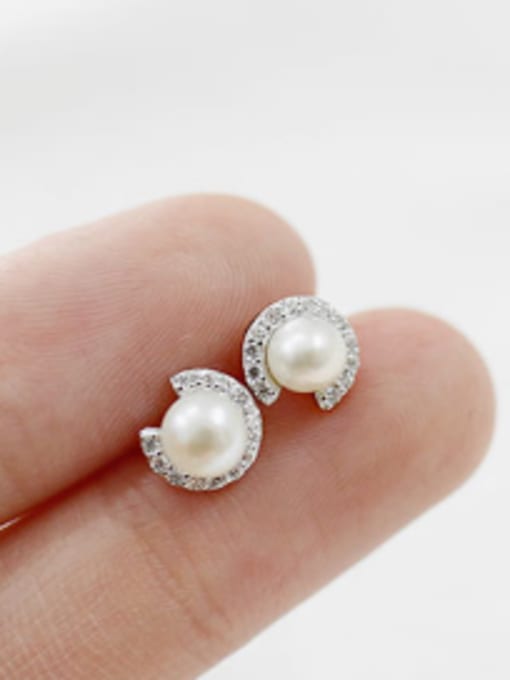 DAKA Fashion White Freshwater Pearl Round Silver Stud Earrings 2