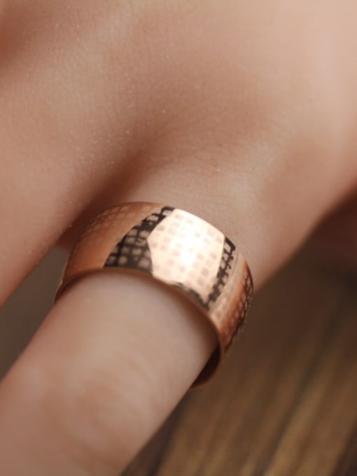 A No. 7 Rose Gold Smooth Simple Style Lover Ring
