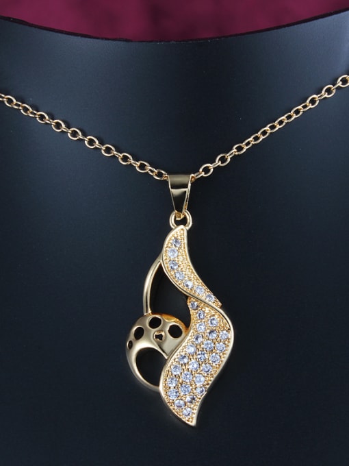 SANTIAGO Trendy 18K Gold Plated Leaf Shaped Zircon Necklace 1