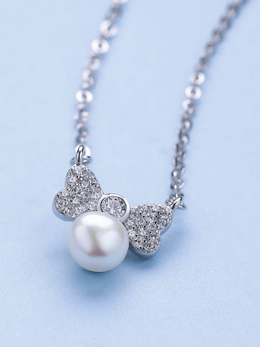 One Silver Bowknot Pearl Necklace