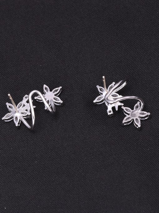 Mo Hai Copper With White Gold Plated Cute Flower Stud Earrings 1