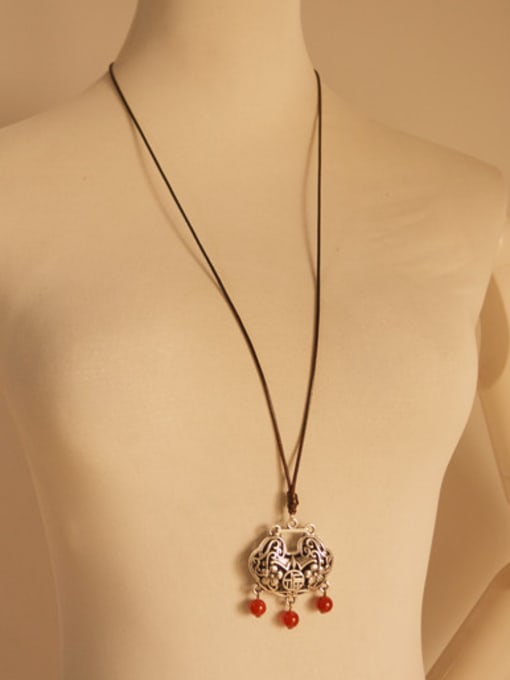Dandelion Retro Locket Shaped Red Beads Necklace 1