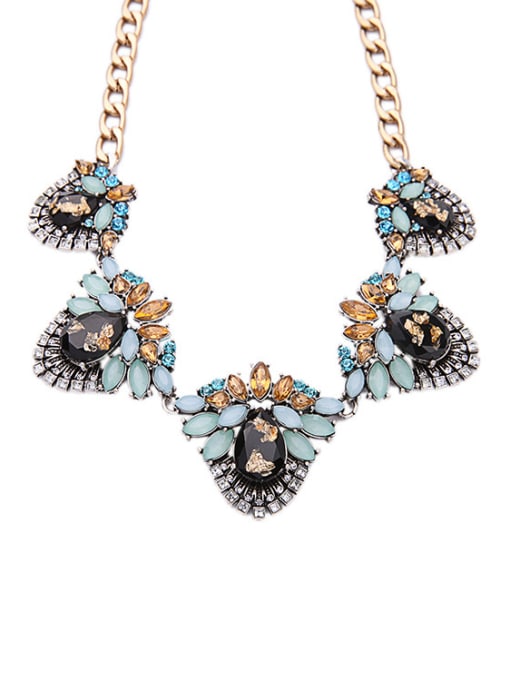 KM Luxury Flower Shaped Alloy Necklace 2