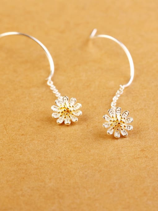 Peng Yuan Little Daisy Flower Line Earrings 1
