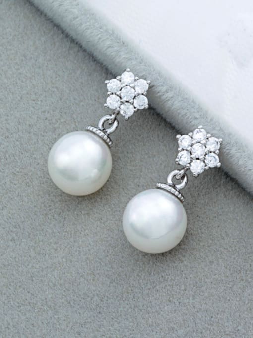 Qing Xing Simple Shell Pearl AAA Zircon Flower Platinum Plated Anti Allergy stud Earring 0