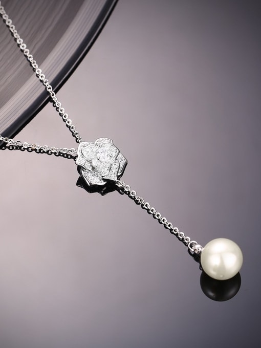 Ronaldo Elegant Flower Design Artificial Pearl Rhinestones Necklace 1