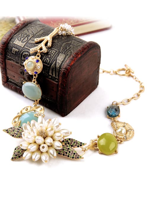 KM Alloy Gold Plated Luxury Pearl Flower Sweater Necklace 3