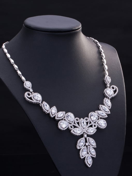 White Fashionable Leaf-shape Two Pieces Jewelry Set