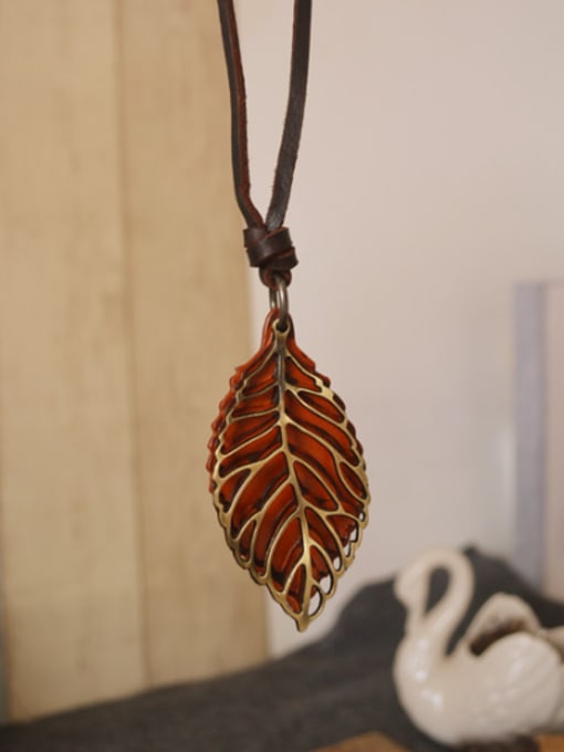 Dandelion Couples Leaf Shaped Cownhide Leather Necklace 0