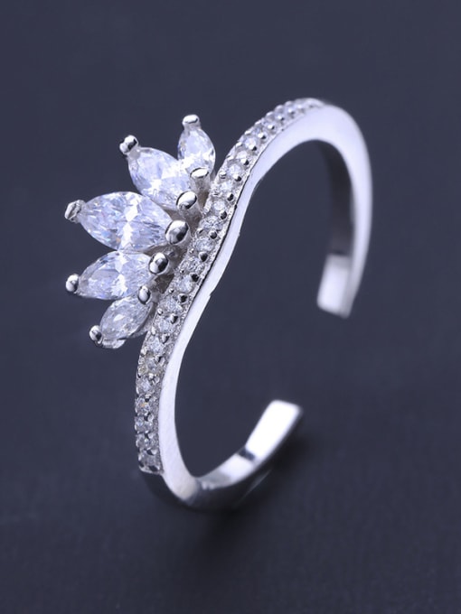 One Silver Crown Shaped Zircon Silver Ring 2