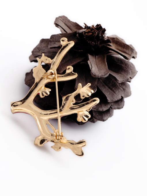 KM Fashion Red Flowers Shaped Alloy Brooch 3