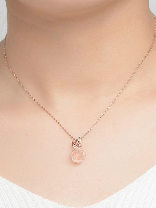 ZK Beautiful Flower Shaped Pendant with Rose Gold Plated 1