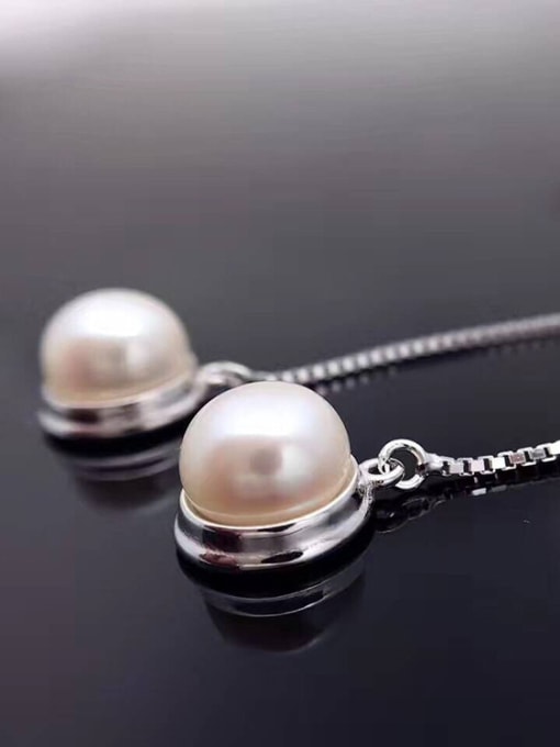 EVITA PERONI Simple Freshwater Pearl threader earring 1